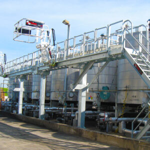 Multi-hatch truck loading system in front of some vessels.